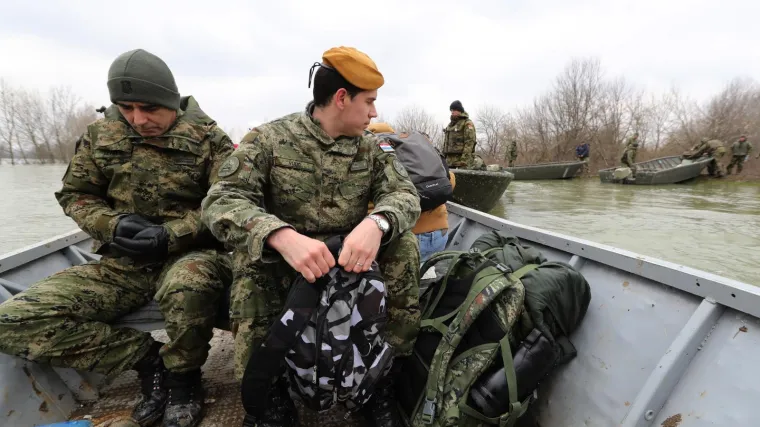 Pohvalio ih zbog danonoćnog rada na obrani od poplava