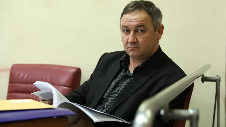 'U ovoj zemlji nam jo&scaron; samo crkve funkcioniraju'