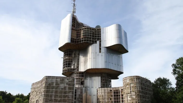 Mladi Amerikanci plaćaju 3.650 dolara da u Hrvatskoj vide futurističke spomenike posvećene partizanskoj borbi