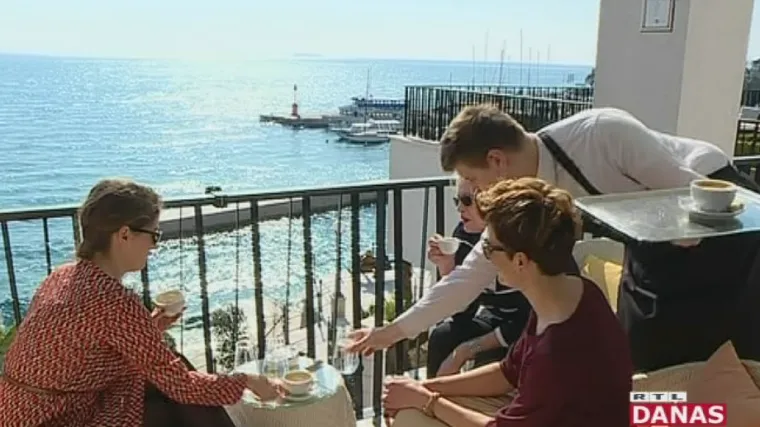 Prvi zamah turističke sezone: ru&scaron;e se rekordi, na recepcijama hotela kao u mravinjacima