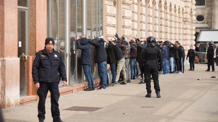 Svih 12 gostujućih navijača koji su razbijali po Zagrebu progla&scaron;eni krivima: jednom izrečena novčana kazna