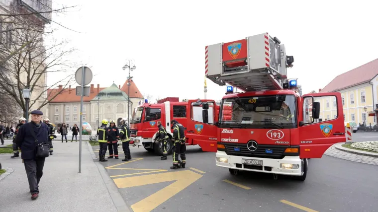 Izbio požar u zgradi Zagrebačke nadbiskupije: dvjema osobama pružena liječnička pomoć
