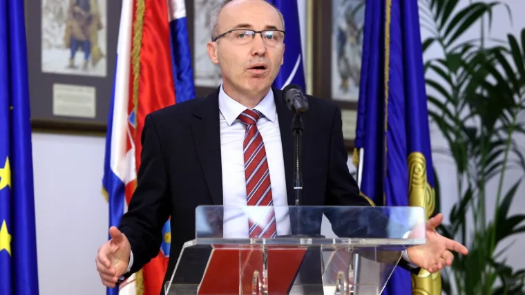 'Trebaju nam avioni da uvijek budemo spremni, ovaj je izuzetan!'