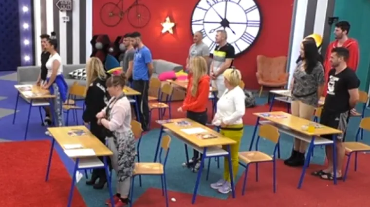 Tko sjedi u prvim klupama, a tko u zadnjim?