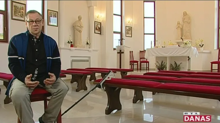 Nakon ratnih strahota život okrenuo prema umjetnosti i sportu, a hobijima se izvukao iz ralja depresije