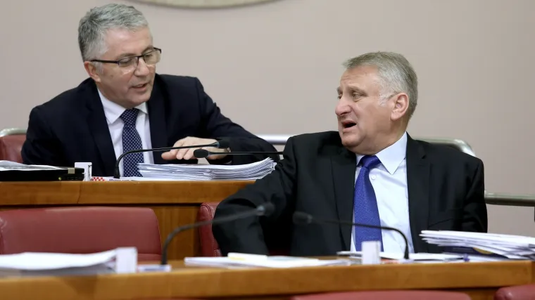 Hoće li seks skandal biti zadnje poglavlje u karijeri kontroverznog političara?