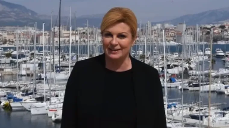 Predsjednica na Facebooku čestitala Uskrs: 'Neka radost Kristova uskrsnuća uđe u vaše domove'