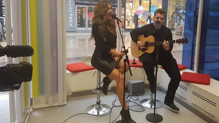 Jo&scaron; jednom dokazala da je u du&scaron;i prava rokerica