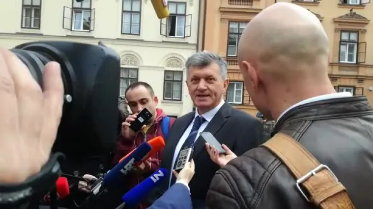 Ministar zdravlja odbio probati vodu: 'Da sam sklon priredbama bio bih u Slavonskom brodu'