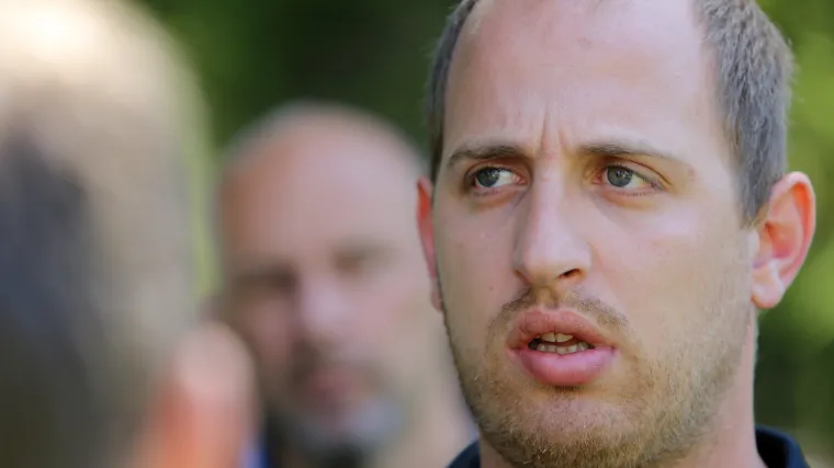 Vijećnik Akcije mladih nasrnuo na HDZ-ovca: 'Đubre pokvareno! Razvalit ću mu glavu!'