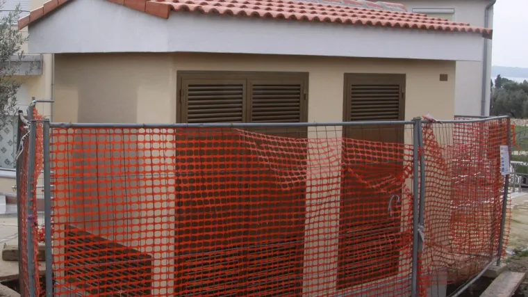 Kako bi namirila dugove, đakovačka tvrtka na dražbi prodaje - trafostanicu!