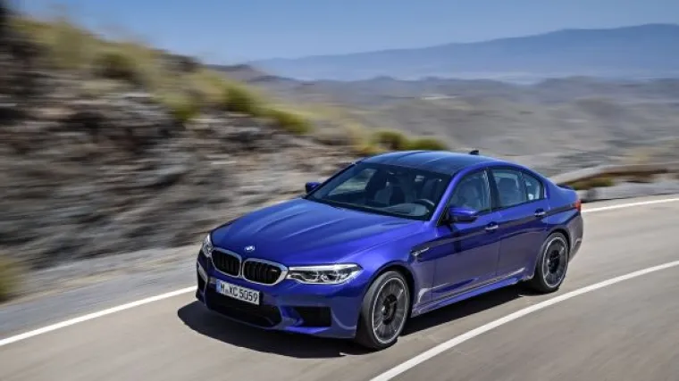 BMW M5 je najbolji automobil visokih performansi za 2018.