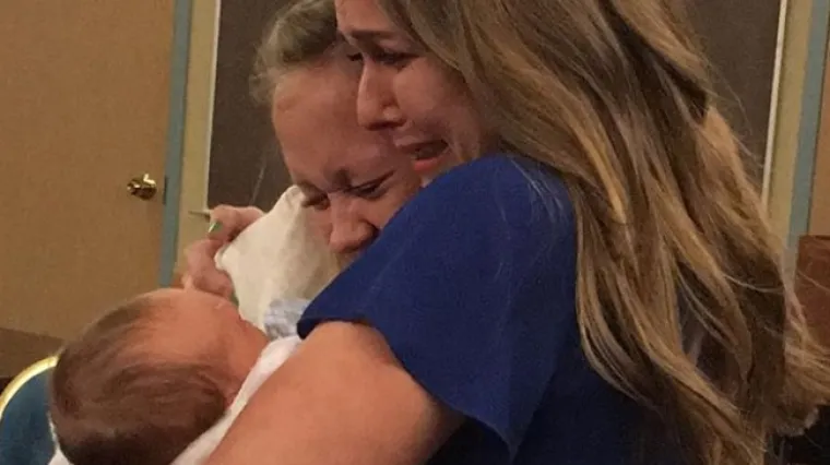 Dala sina na posvajanje, a za&scaron;to je to napravila objasnila u emotivnom videu koji će vas rasplakati