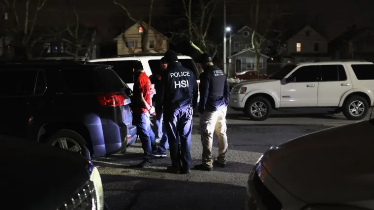 Sina s pote&scaron;koćama 30 godina držao u kavezu