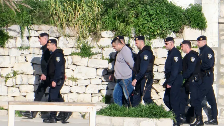 Neslužbeno doznajemo: mu&scaron;karac koji je prijetio da će se raznijeti bombom pu&scaron;ten je na slobodu