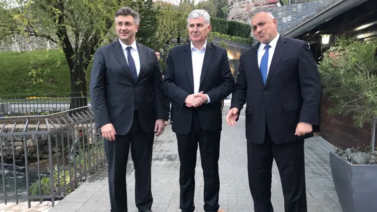 Iz HDZ-a uvjeravaju da nema krize vlasti, ali se jo&scaron; ne zna sudbina Davora Stiera