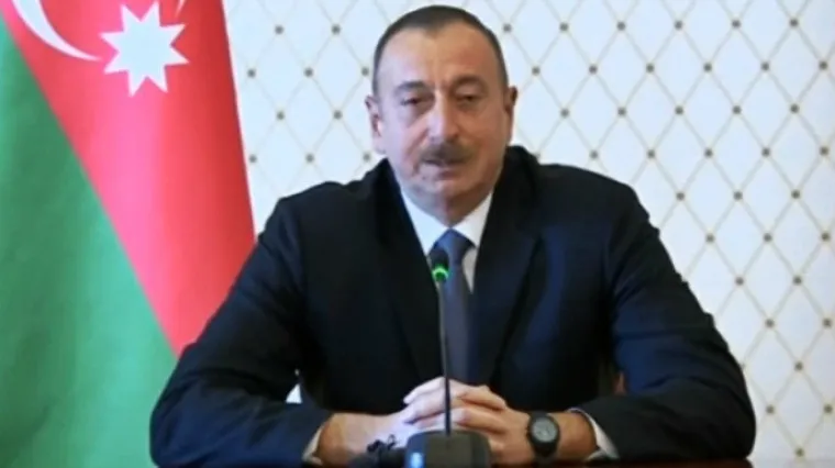 Ilham Alijev kojeg oporbene stranke optužuju za autoritarnu vladavinu, osvojio je četvrti mandat