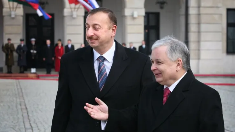 Predsjednik osvojio 80 posto glasova, glavne oporbene stranke odbile sudjelovati u utrci