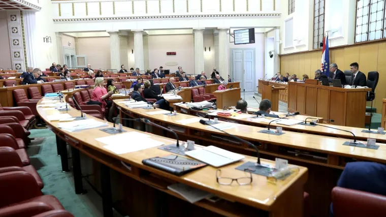 'Upravo sad ja dobivam SMS-ove u kojima piše da se ubijem'