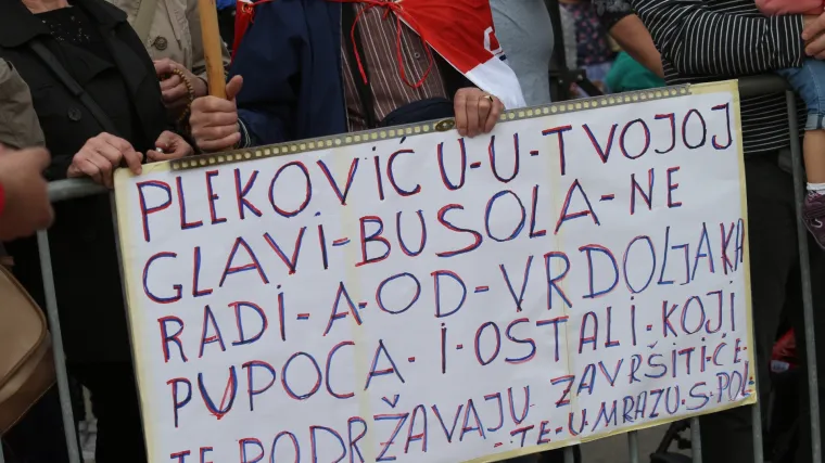 Pobjednik među transparentima: ni mi ne znamo &scaron;to je pjesnik ovime htio reći