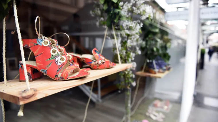 Kakvi nas trendovi očekuju na užarenom ljetnom asfaltu