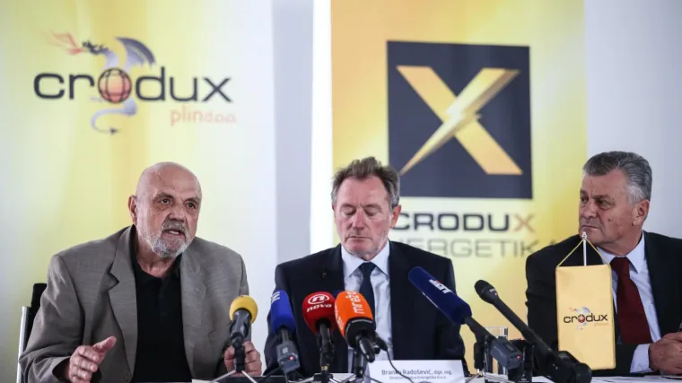 Ljudi iz Croduxa održali presicu i poručili: 'Odbacujemo optužbe za zagađenje vode u Brodu'