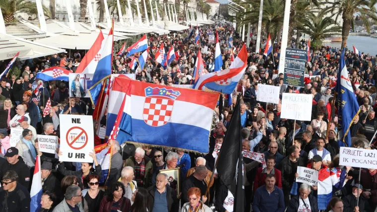 Na prosvjedu u Splitu bilo je oko 15.000 ljudi, a ne 70.000 kako nas uvjeravaju