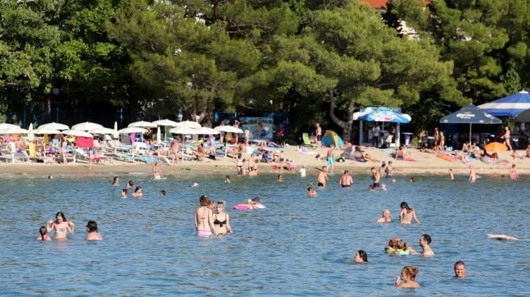 Približava se invazija turista, a Crikvenica u problemima: kako regulirati promet u centru?