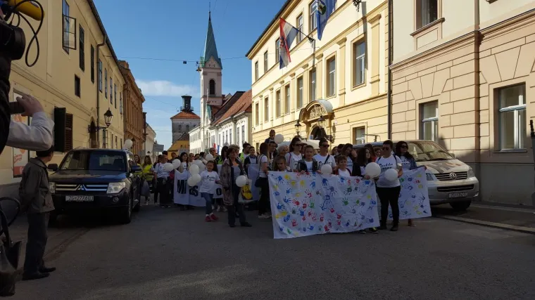 Brođani ispred Markova trga prosvjedovali za čisti zrak, Plenković im obećao rje&scaron;enje idućeg tjedna