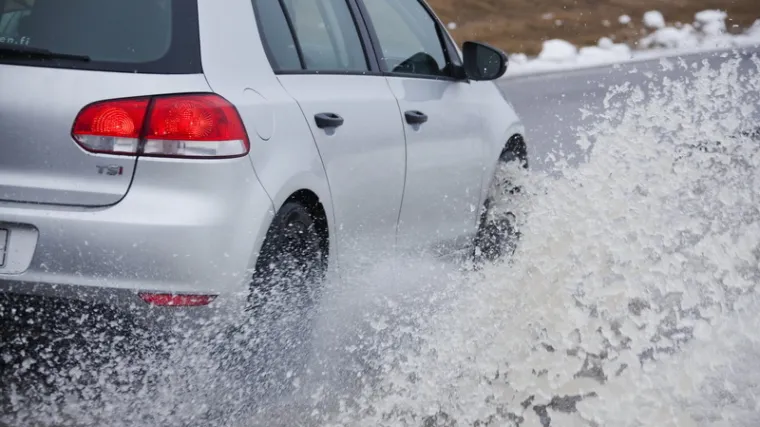 Kako ispolirati farove - ispolirajte farove do početnog stanja
