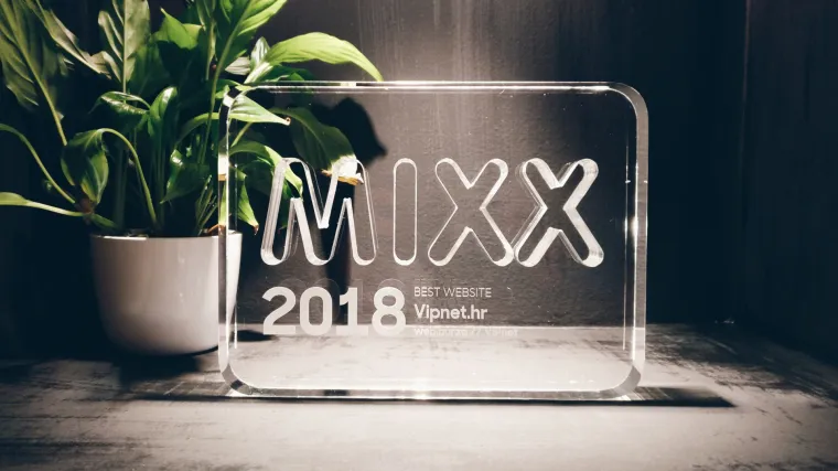 web.burza petu godinu zaredom osvojila je nagradu MIXX