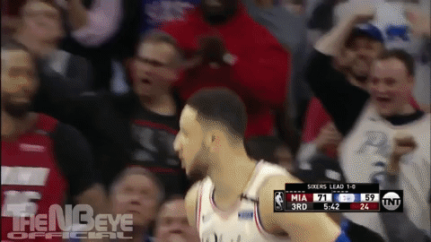 Dodavanjem iz američkog nogometa u trans bacio komentatore i sve u dvorani