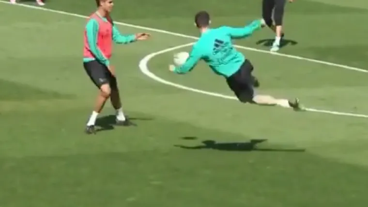 Ronaldo efektnim golom na treningu zaradio naklon suigrača