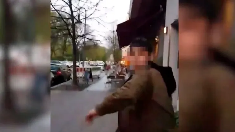 Snimka antisemitskog napada zgrozila Njemačku: 'Židovski bastarde makni taj mobitel'