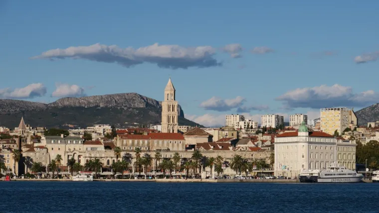 Evo kako Splićanka traži posao preko Fejsa: 'Do 19. godine nisam jaje pofrigala, a slažem se sa svekrvom'