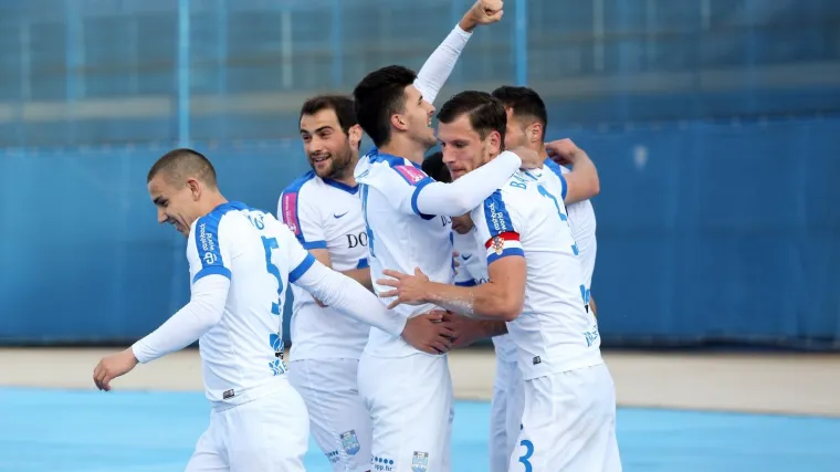 Dinamo izgubio od Osijeka unatoč 20 udaraca na gol, Hajduk lovi -5 uoči derbija