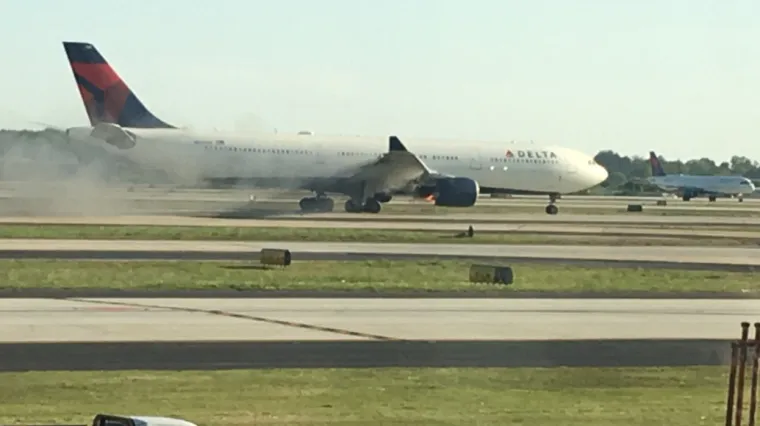 Krenuli za London pa u zraku vidjeli dim iz motora