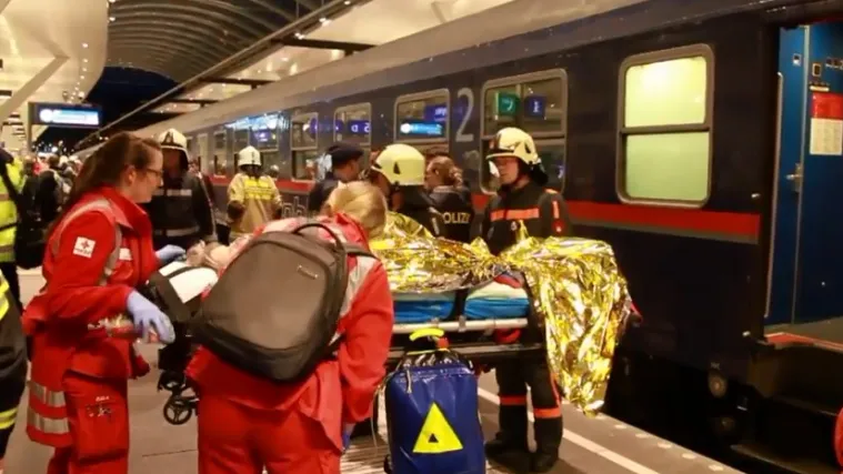 U sudaru dva vlaka 50-ak ljudi ozlijeđeno