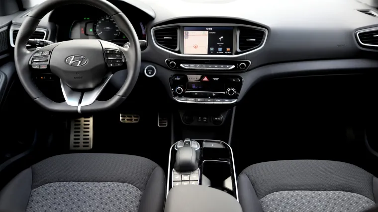 Nakon lo&scaron;ih rezultata na trži&scaron;tu, država opet uvodi subvencije za električne i hibridne automobile