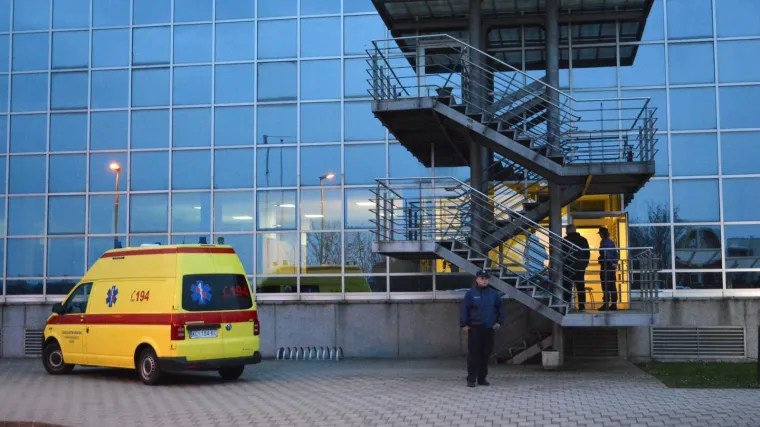 Stravični detalji koprivničke tragedije: dok se dijete utapalo u bazenu, spasioc se okolo igrao s papagajem!?