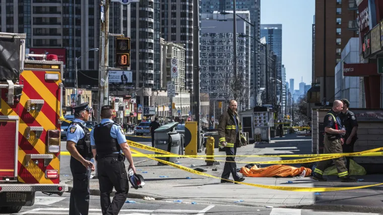 VIDEO U Torontu kombi pokupio skupinu pje&scaron;aka: poginulo najmanje devet osoba
