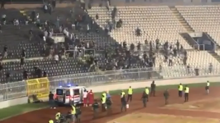 Pogledajte kako su Grobari istjerali policiju s tribine