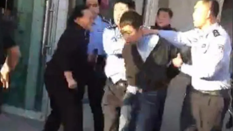 Najmanje sedam učenika izbodeno do smrti, Twitterom kruže uznemirujuće snimke