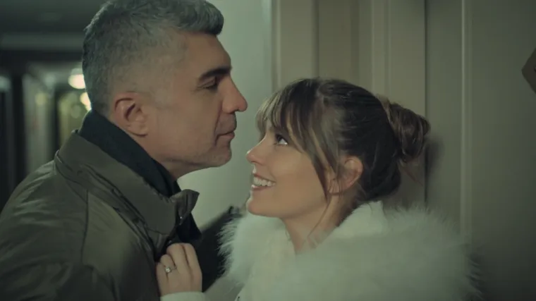 Daleko od svih Sureja i Faruk uživaju u svojoj ljubavi (Istanbulska nevjesta)