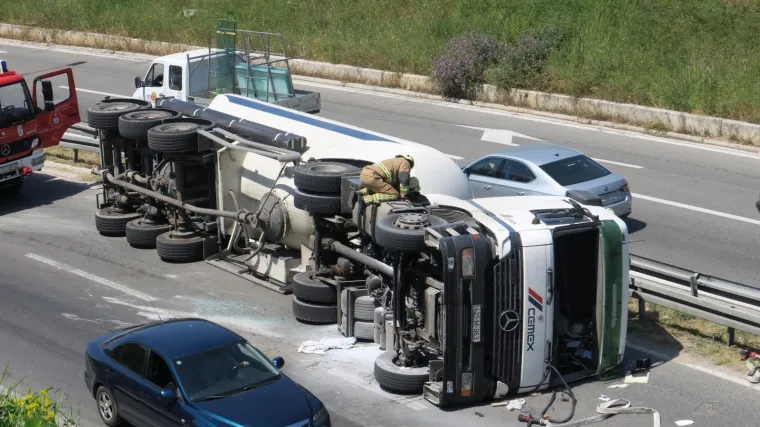 U prevrtanju cisterne ozlijeđen vozač