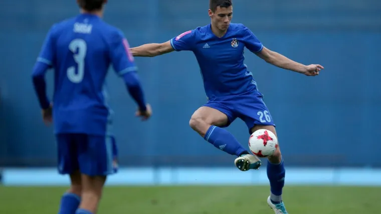 Borussia Dortmund za novog &scaron;efa obrane želi Dinamovog stopera