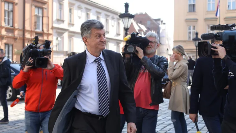 Za&scaron;to je ministar Kujundžić prepisao tuđe reforme? 'On želi privatizirati primarnu zdravstvenu za&scaron;titu'