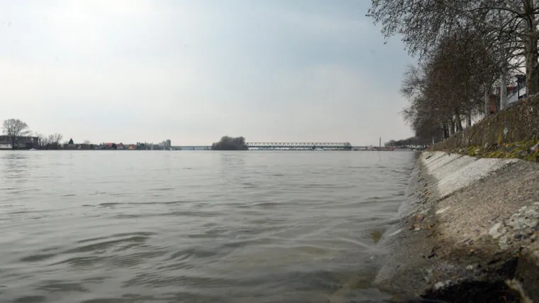 Velike količine otrovne tekućine izlile se u rijeku Spreču, mogla bi doći i do Save