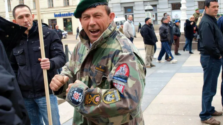 Biv&scaron;i tenkist kamionom pregazio cvijeće u Vodicama: 'Hvala Gradu &scaron;to me neće tužiti'