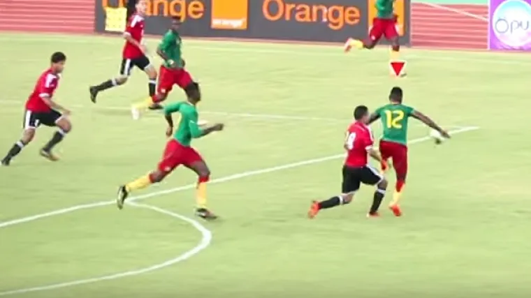 Modrima je za oko zapeo mladi Kamerunac